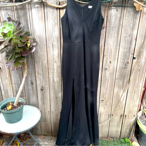 Dress The Population Iris Sleeveless Crepe Slit Gown - Picture 3 of 7